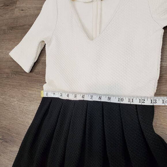 Ganni Textured Black White Mini Dress S Pleated Vneck Quiet Luxury Minimalistic - Picture 8 of 14